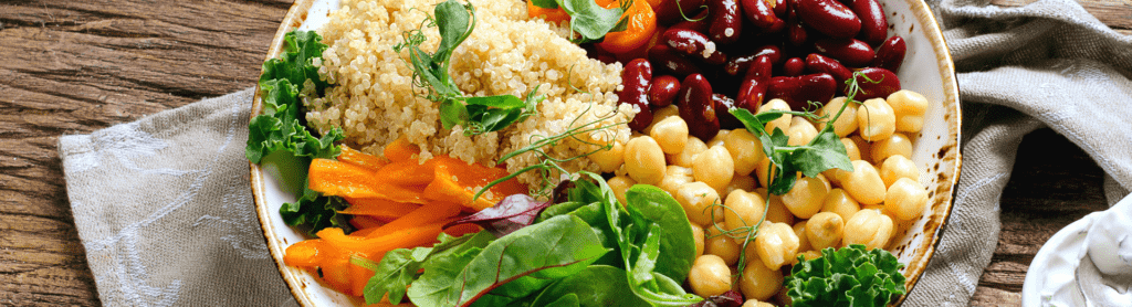 Salade van kikkererwten en quinoa bereiden